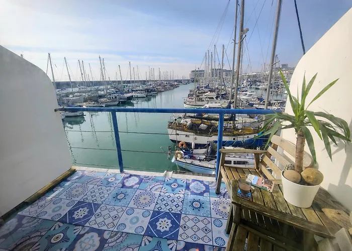 The Boat View - Sea View - Tiny Home Brighton Marina