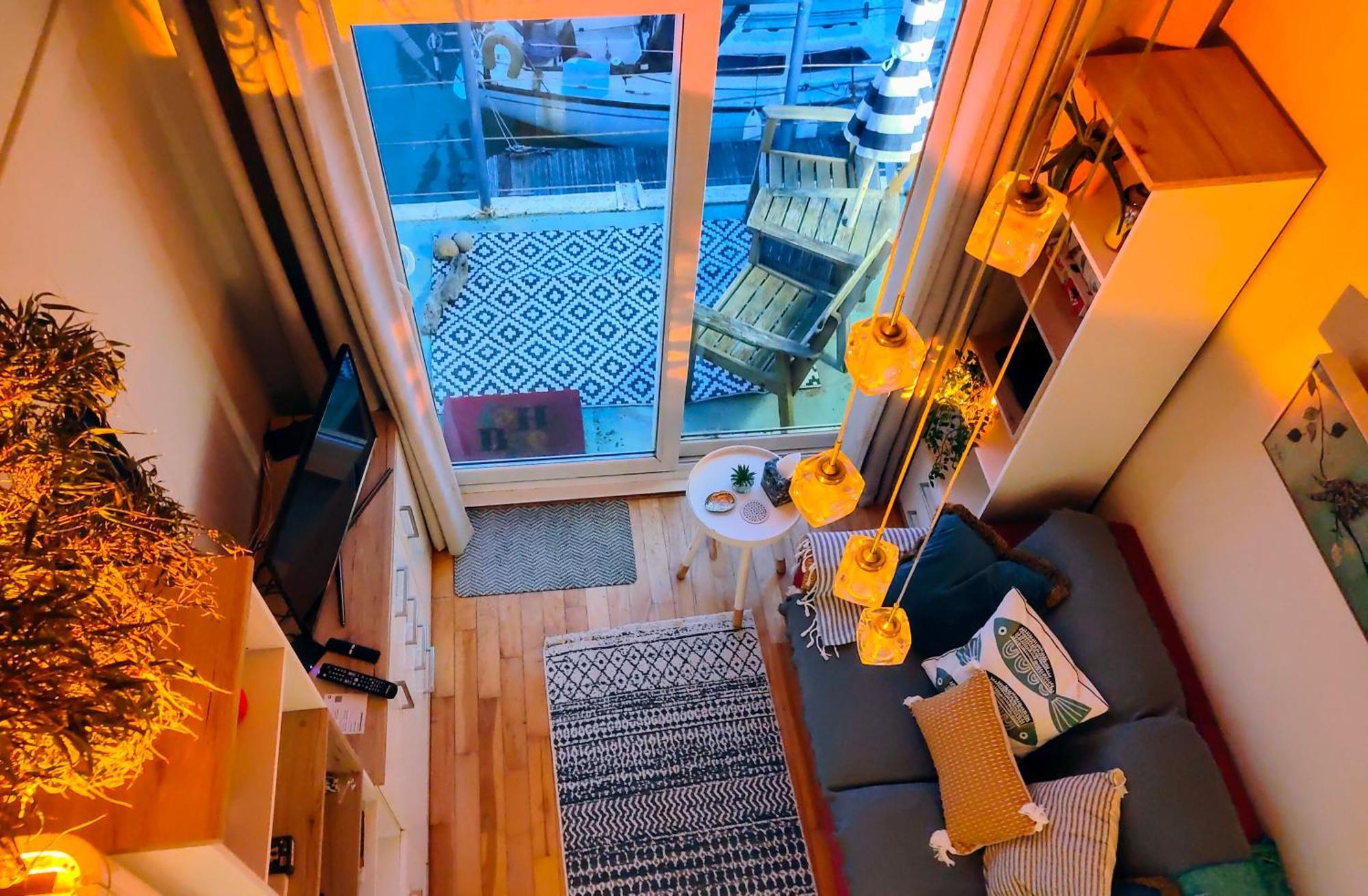 The Boat View - Sea View - Tiny Marina Apartment Brighton