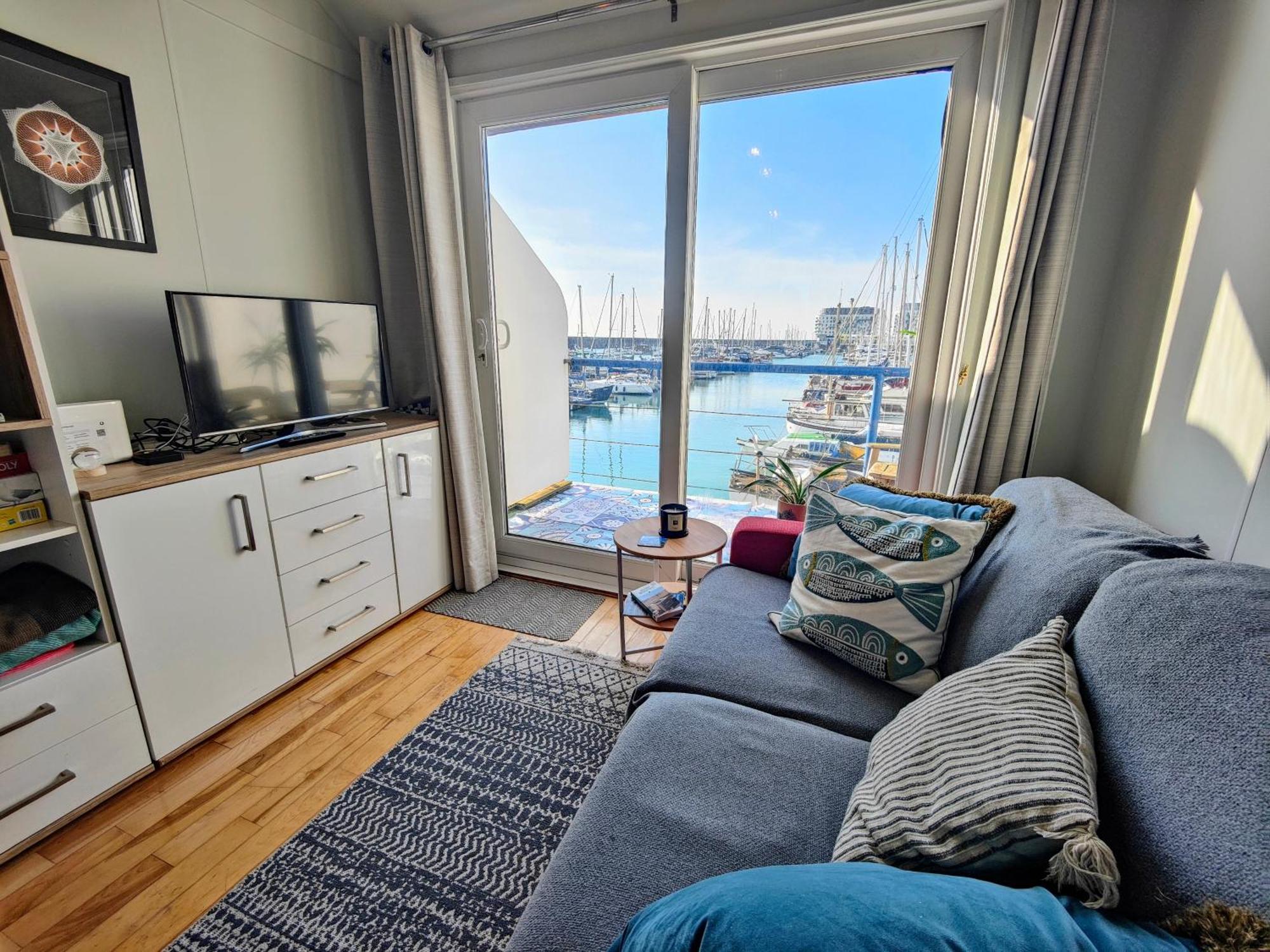 The Boat View - Sea View - Tiny Marina Apartment *